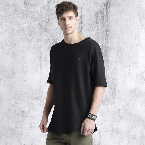 Men Black Drop-Shoulder Longline T-shirt